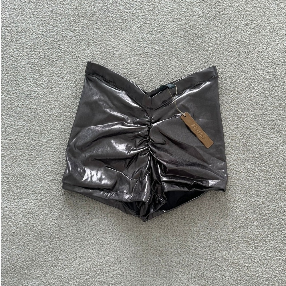NWT SKIMS Metallic Swim V Waist Short size XS in Metallic Grey